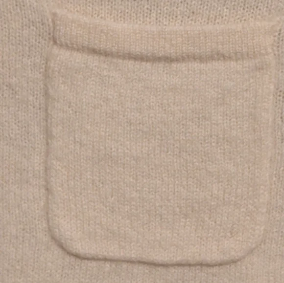 GAP Off-White Long Sleeve Sweater.. Gorgeous ..Small - Picture 2 of 3